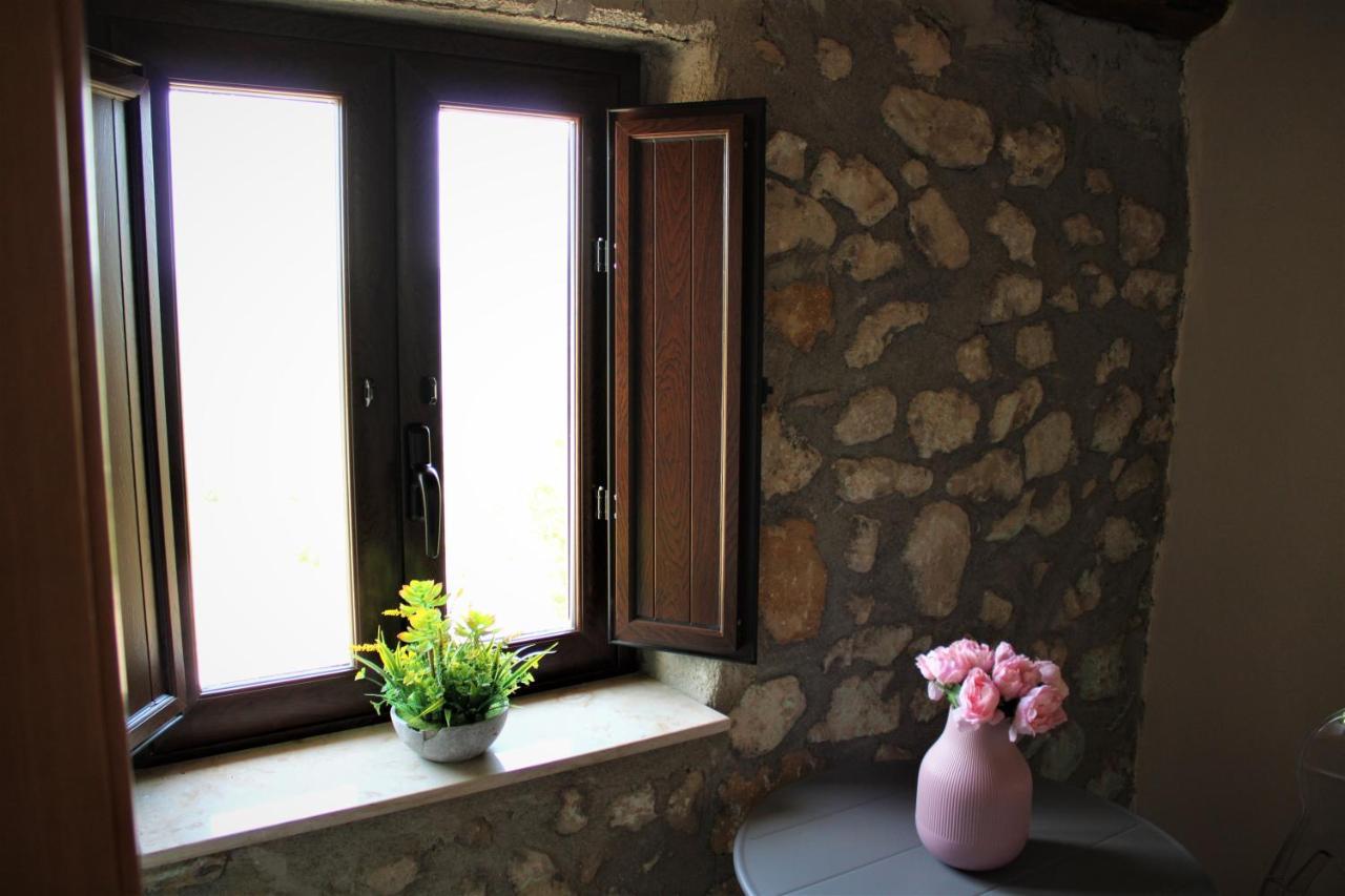 Roba Albanisi Hotel Aragona Exterior foto