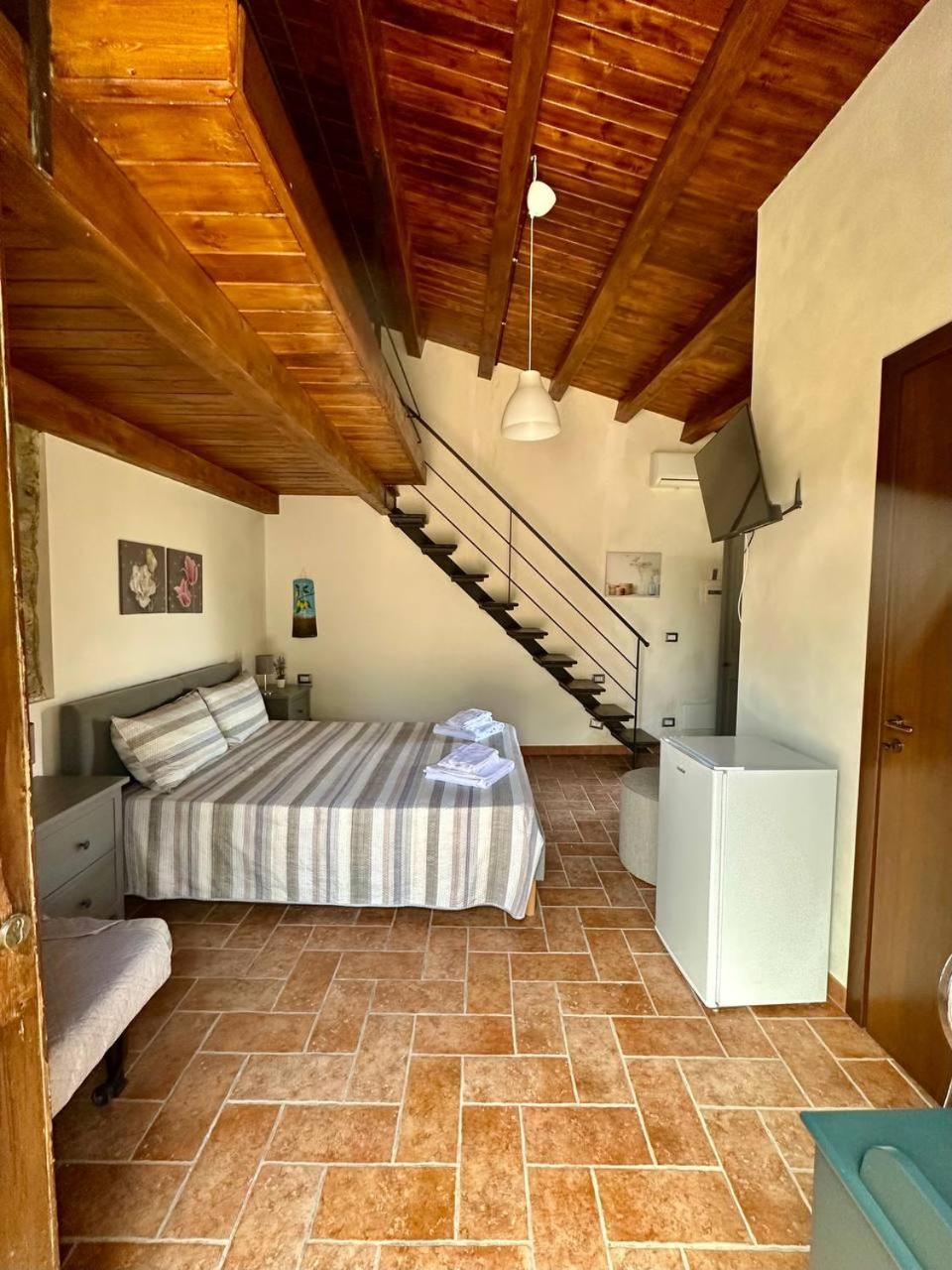Roba Albanisi Hotel Aragona Quarto foto
